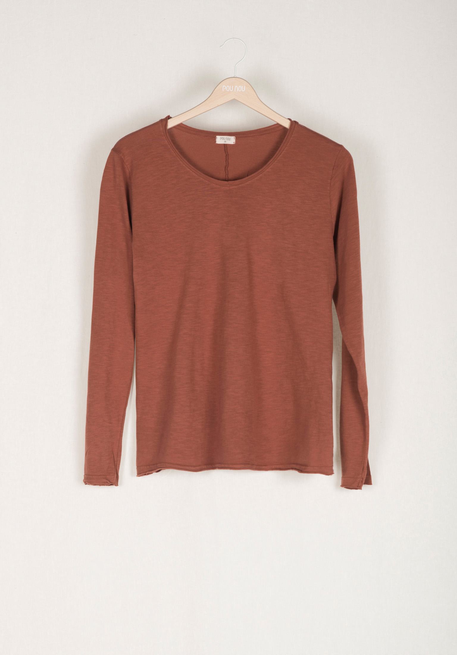 Plain long-sleeved cotton T-shirt