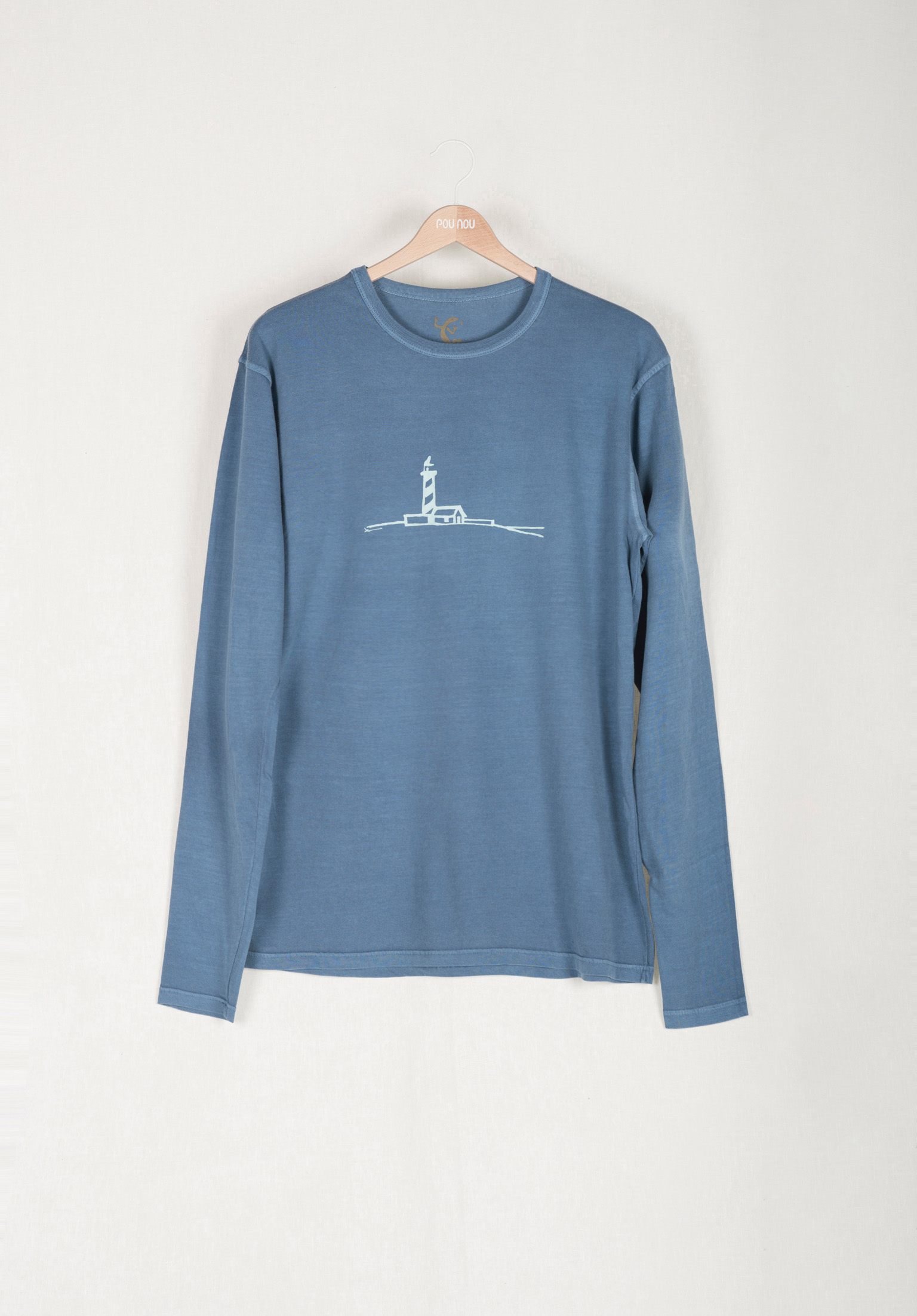 Basic long-sleeved T-shirt lighthouse view