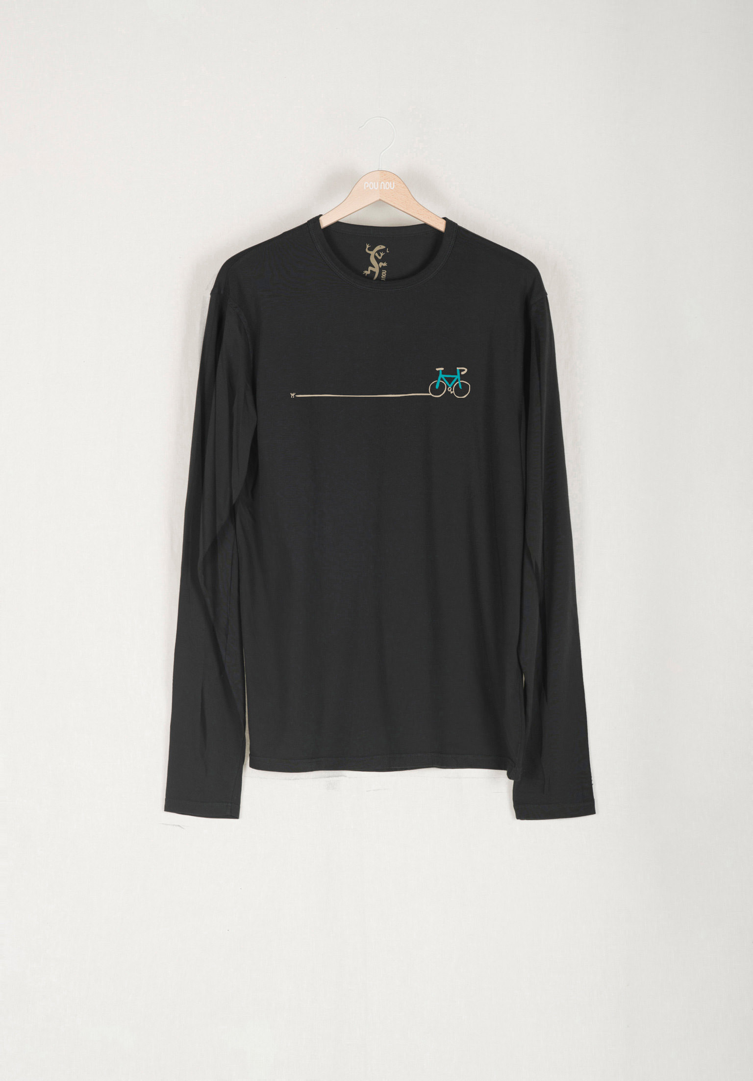 Basic long-sleeved T-shirt path