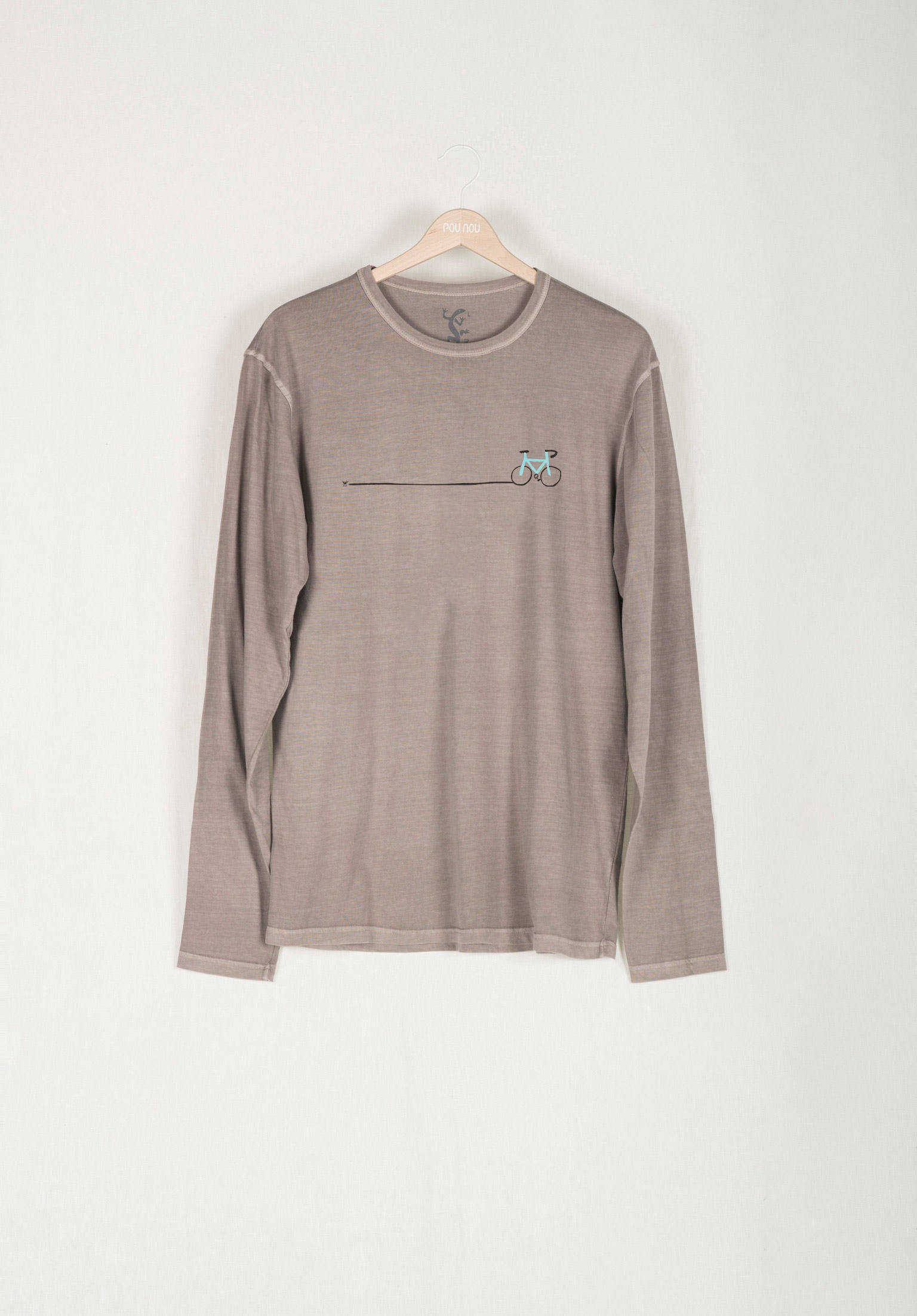 Basic long-sleeved T-shirt path