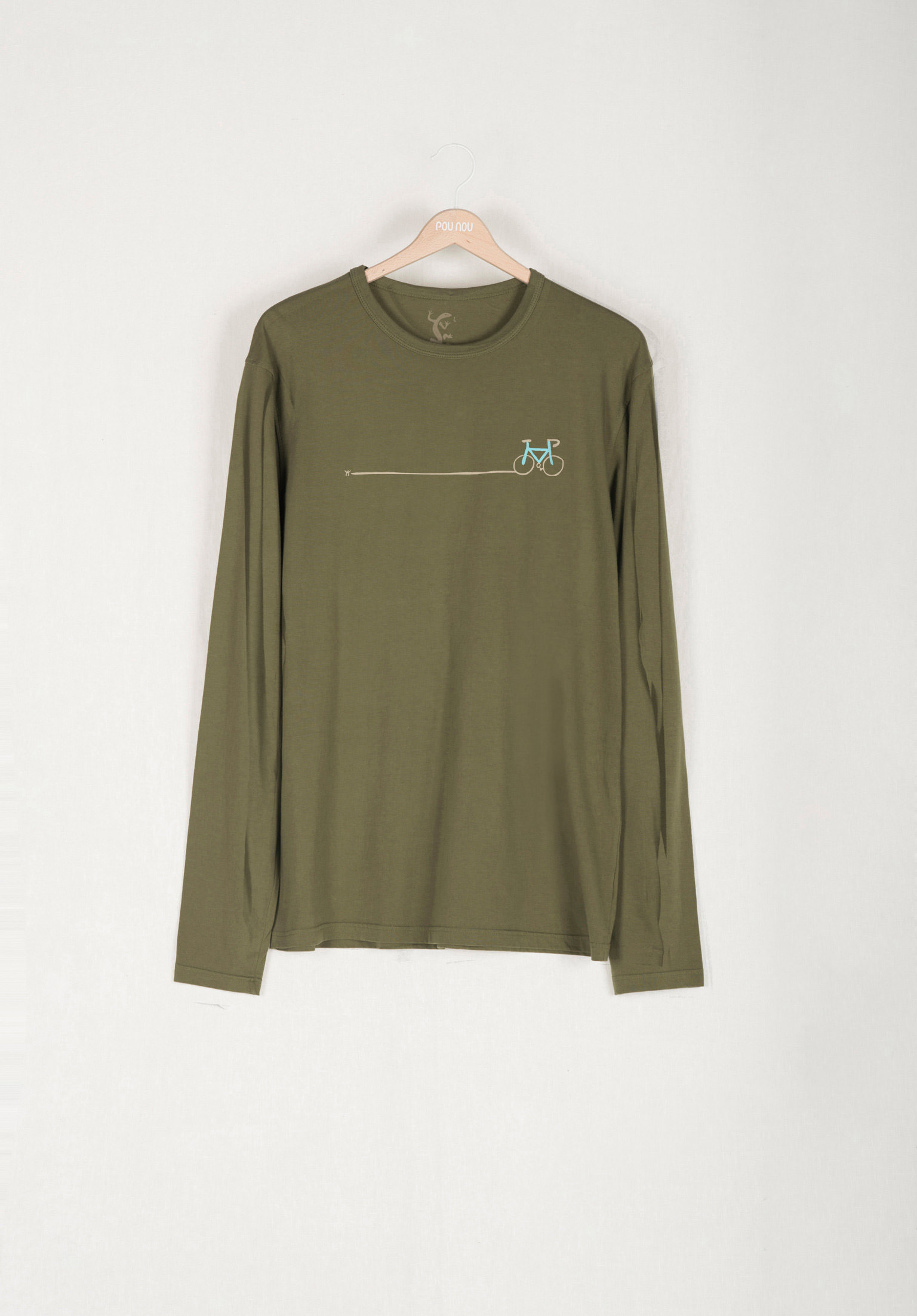 Basic long-sleeved T-shirt path